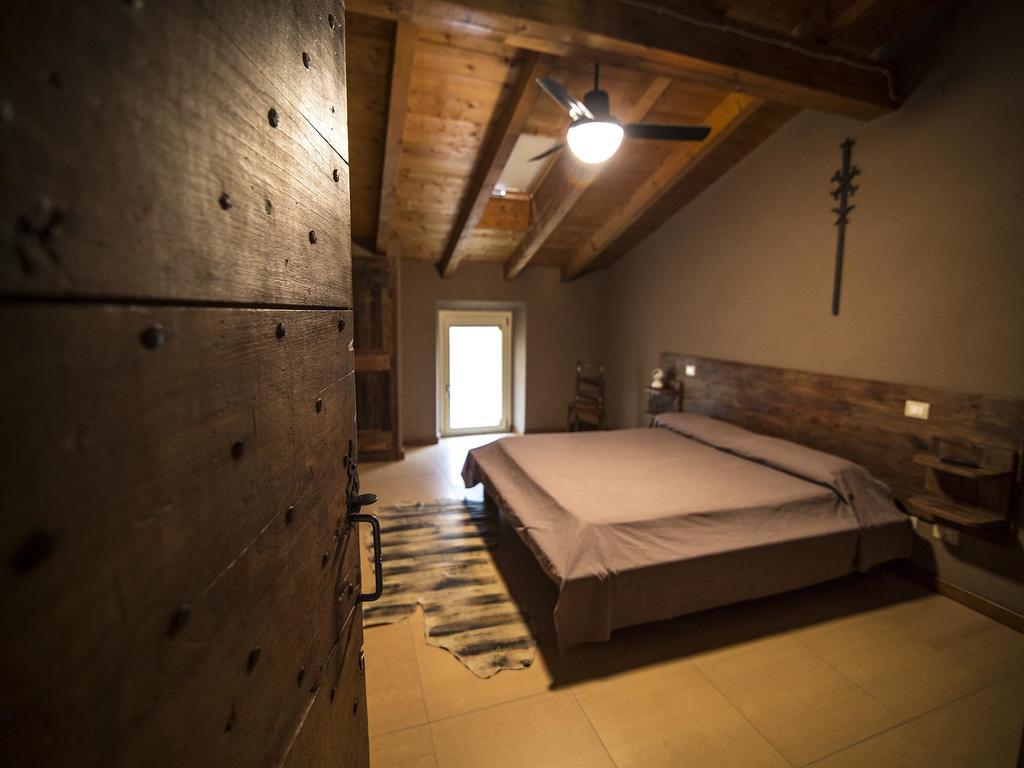 Le Barbaterre Hotel Quattro Castella Zewnętrze zdjęcie